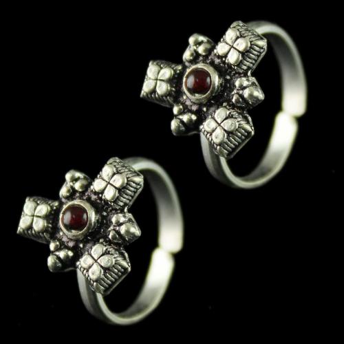 92.5 Silver Toe Rings Studded Red Stones