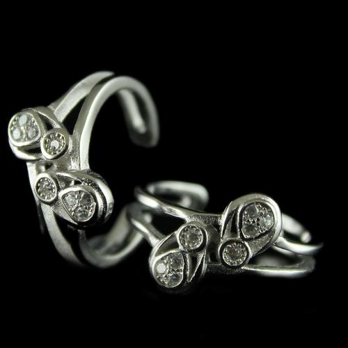 92.5 Sterling Silver Fancy Design Toe Ring Studded Zircon Stones