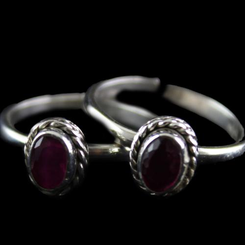Silver Plated Fancy Design Red Onyx Toe Rings