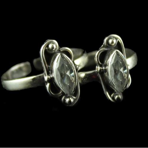 Silver Plated Fancy Design White Onyx Stone Toe Rings