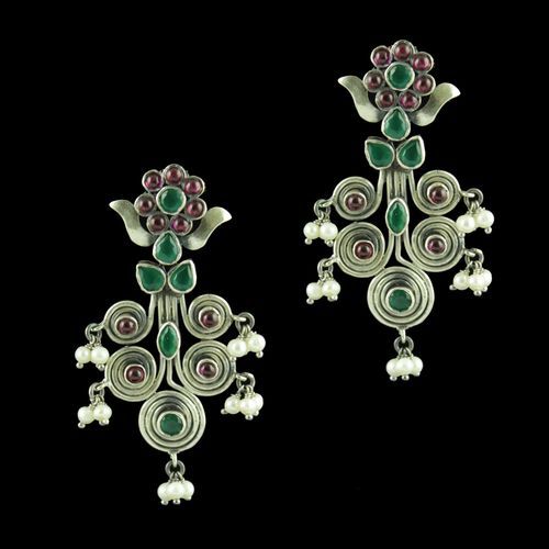 OXIDIZED SILVER DROPS EARRINGS STUDDED RED CORUNDUM AND GREEN HYDRO STONES WITH PEARL BEADS