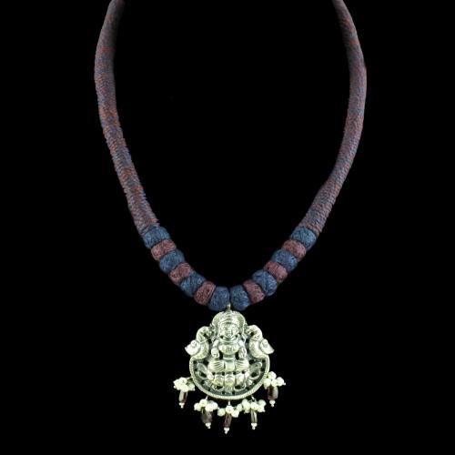 OXIDIZED LAKSHMI THREAD NECKLACE WITH PEARL AND GARNET BEADS