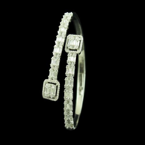 STERLING SILVER CZ STONE LOCK BANGLE