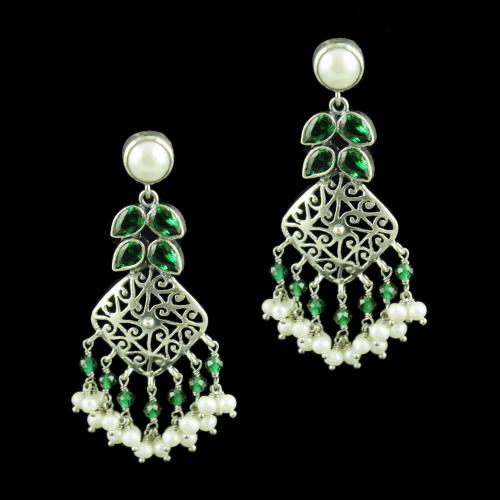 OXIDIZED SILVER EARRINGS WITH EMERALD AND PEARL BEADS