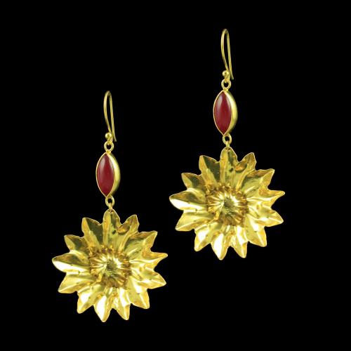 GOLD PLATED FLORAL EARRINGS WITH RUBY