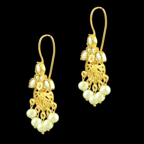 GOLD PLATED HANGING EARRINGS WITH PEARL BEADS