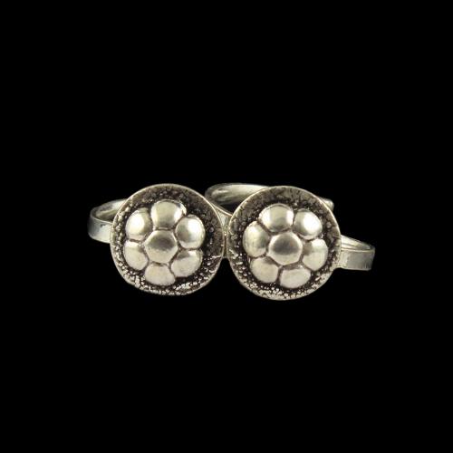 OXIDIZED SILVER FLORAL TOE RINGS