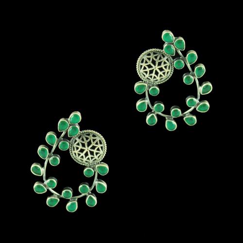 OXIDIZED SILVER FLORAL EARRINGS WITH EMERALD
