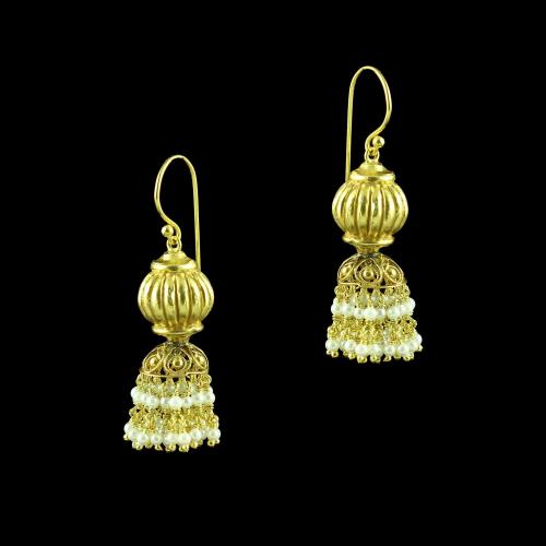 GOLD PLATED HANGING EARRINGS WITH PEARLS