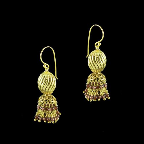 GOLD PLATED HANGING EARRINGS WITH GARNET