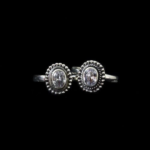 OXIDIZED SILVER CZ TOE RINGS