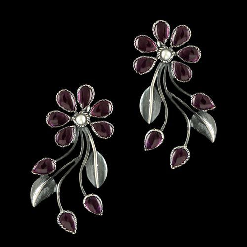 OXIDIZED SILVER PEARL AND RED CORUNDUM EARRINGS