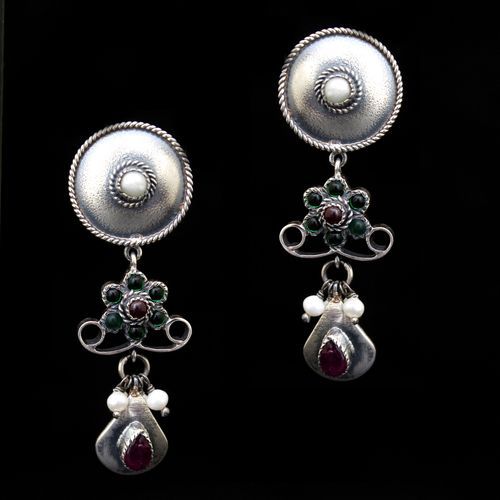 OXIDIZED SILVER RED AND GREEN CORUNDUM WITH PEARL BEADS EARRINGS