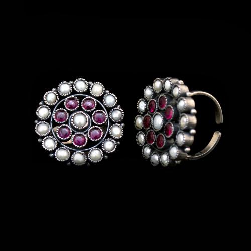 OXIDIZED SILVER RED CORUNDUM AND PEARL BEADS TOE RINGS