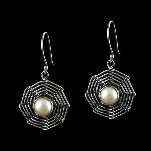 OXIDIZED SILVER HANGING EARRINGS WITH STUDDED PEARL