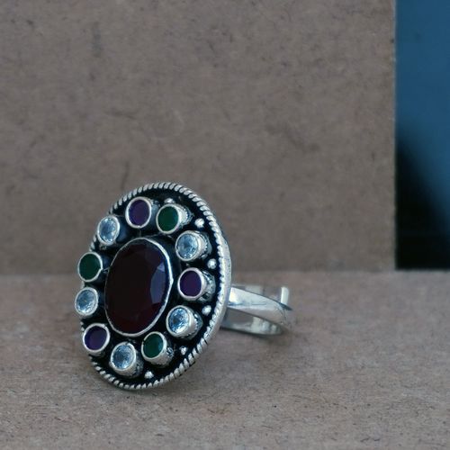 VRITTAM CORUNDUM OXIDIZED SILVER RING
