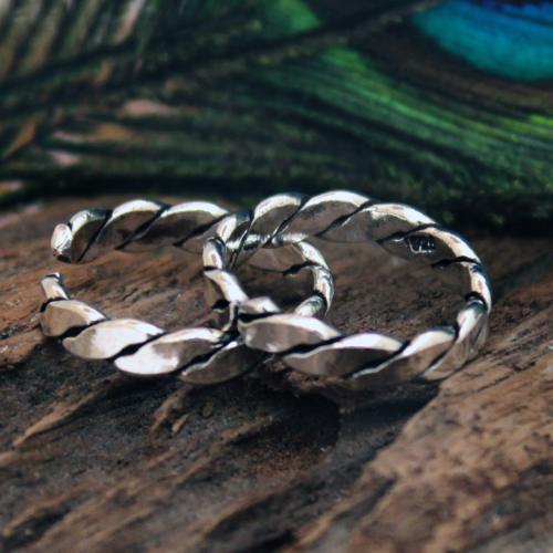 OXIDIZED SILVER TOE RINGS