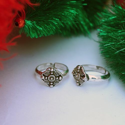 OXIDIZED SILVER TOE RINGS