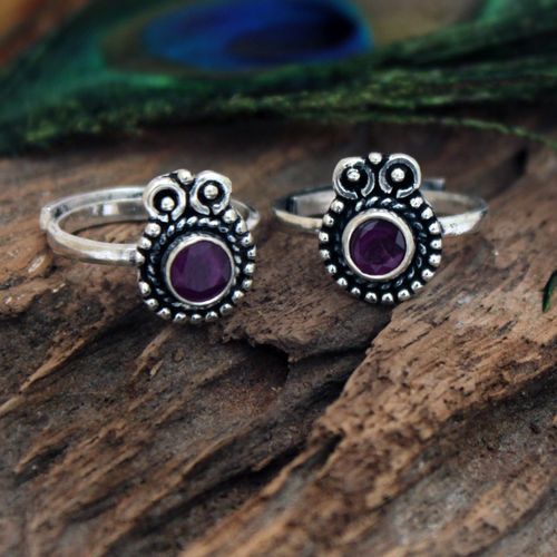 OXIDIZED SILVER CORUNDUM TOE RINGS