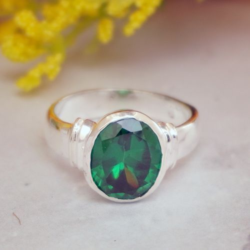 92.5 SILVER MENS GREEN STONE RING