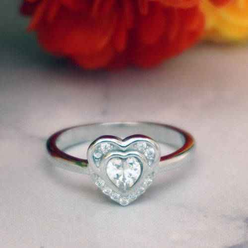 92.5 STERLING SILVER CZ HEART RING