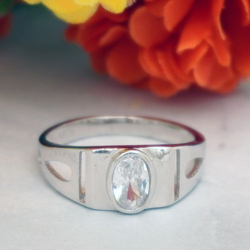 92.5 STERLING SILVER KIDS CZ RING