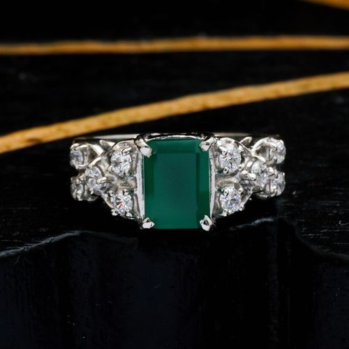 STERLING SILVER GREN ONYX AND CZ RING