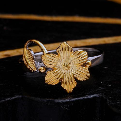 STERLING SILVER TWO TONE FLOWER RING