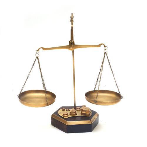 BRASS WEIGHT SCALE WITH WOODEN BASE