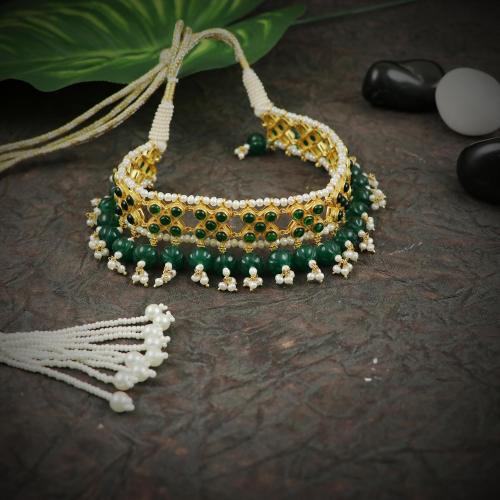 GOLD PLATED GREEN CORUNDUM STONE NECKALCE WITH PEARLS
