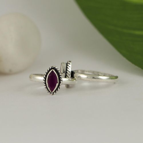 OXIDIZED SILVER TOE RINGS WITH RED HYDRO STONES