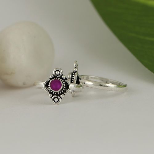 OXIDIZED SILVER TOE RINGS WITH RED HYDRO STONES