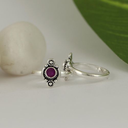 OXIDIZED SILVER TOE RINGS WITH RED HYDRO STONES