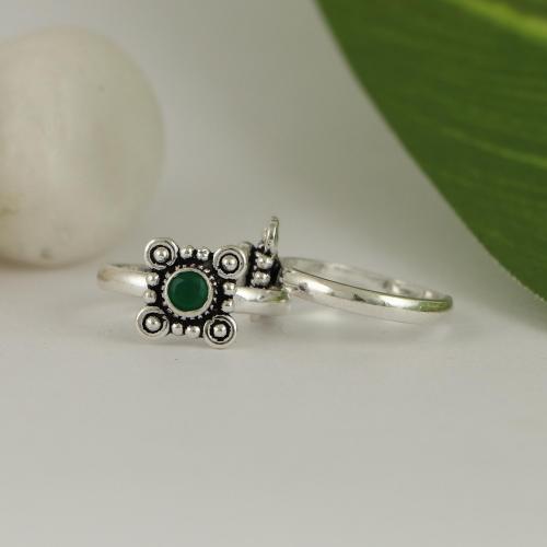 OXIDIZED SILVER TOE RINGS WITH GREEN HYDRO STONES