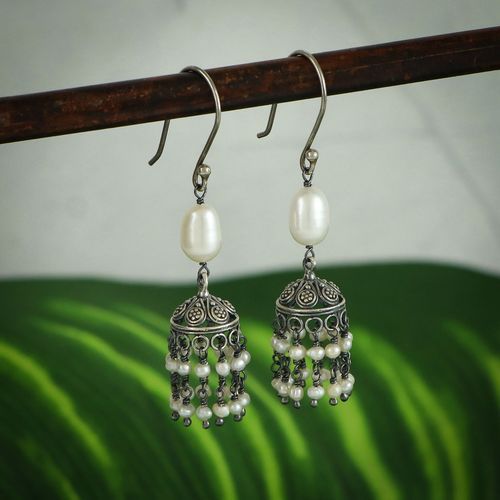 92.5 OXIDIZED SILVER JHUMKA WITH PEARL BEADS