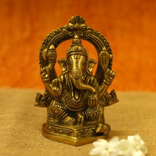 BRASS GANESHA IDOL WITH PRABHAVALI